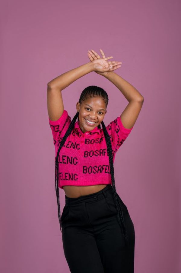 BOSAFELENG Golf Crop pink, styled luxury outfit