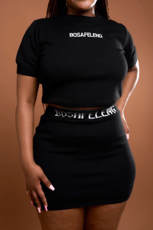 BOSAFELENG Set Skirt black, lifestyle shot